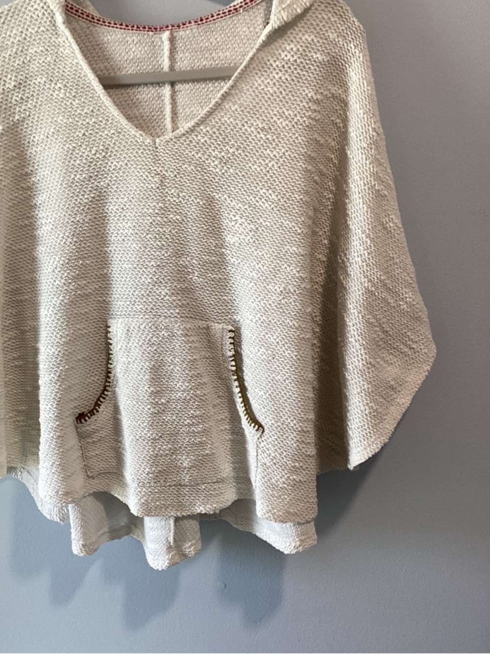 Source Unknown Cream Knit V-Neck Poncho with Front Pocket